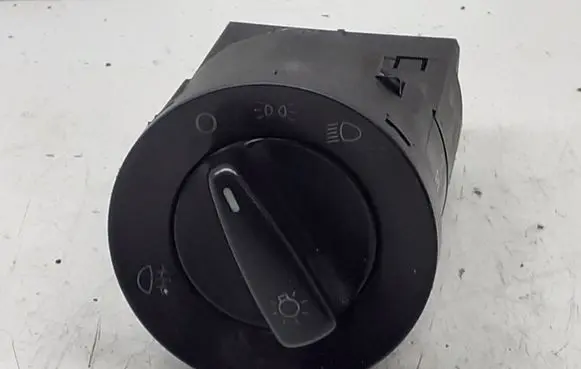Volkswagen PASSAT B5.5 Light switch 1C0941531