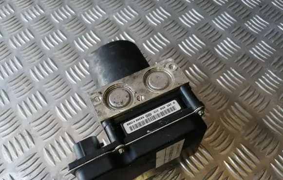 BMW 5 E60 E61 ABS Pump 6758743 34516758743 0265234134