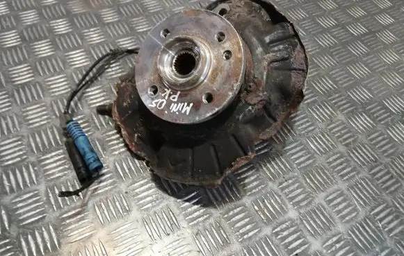 Mini One - Cooper R50 - 53 Front wheel hub spindle knuckle