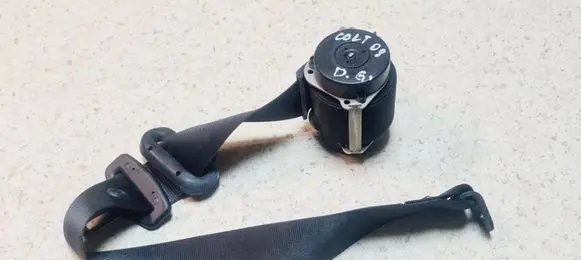 Rear seatbelt