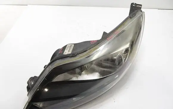 Ford Focus Headlight/headlamp v2d