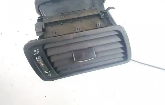 Volkswagen PASSAT B6 Dash center air vent grill 3x1819702e