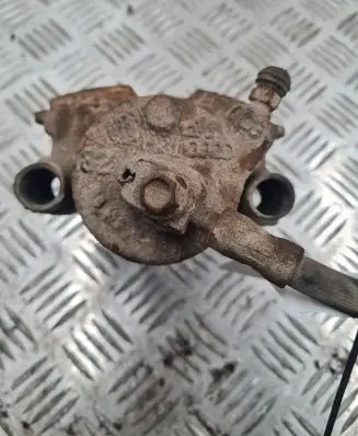 Volkswagen Golf IV Front brake caliper