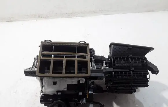 Hyundai Tucson TL Interior heater climate box assembly 97205CZ022