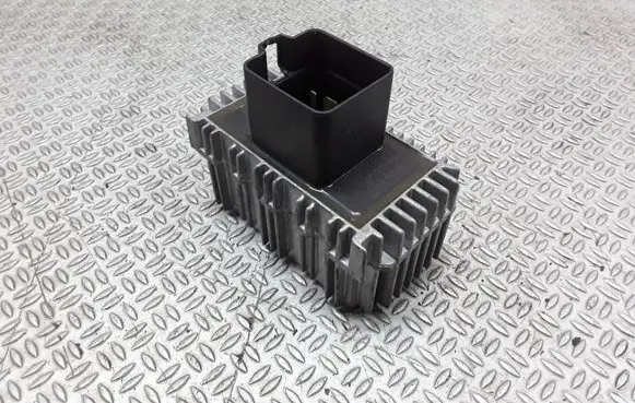 Opel Sintra Glow plug pre-heat relay 90508974