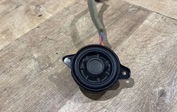 Land Rover Discovery 5 Subwoofer speaker HY3218808CA