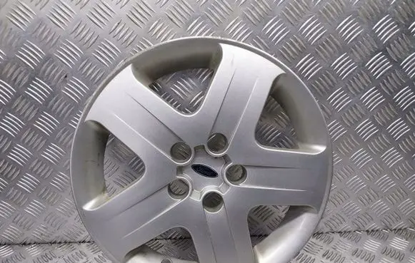Ford Focus R16 wheel hub/cap/trim 4M51-1000-GD
