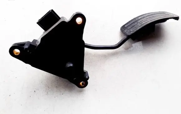Nissan X-Trail T31 Accelerator throttle pedal 18002JG00A