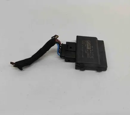 Audi A4 S4 B9 8W Fuel injection pump control unit/module 8W0906121B