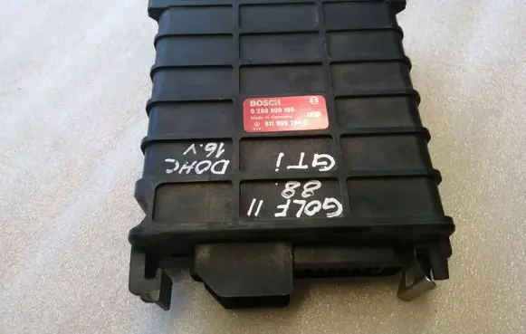 Volkswagen Golf III Engine control unit/module 811906264F 0280800180