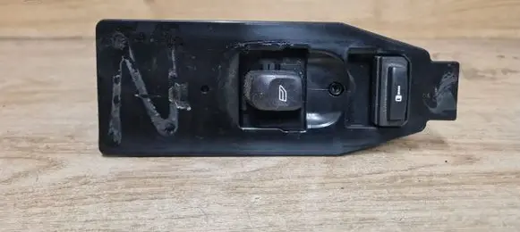 Volvo S60 Electric window control switch 30746075