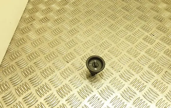 Passenger airbag on/off switch