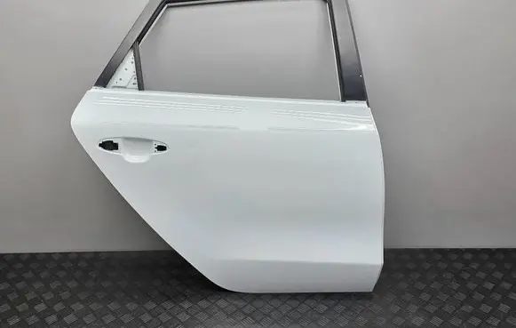 KIA Ceed Rear door 