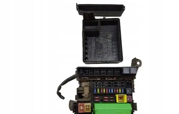 Mitsubishi Lancer Fuse box set 50629-0789