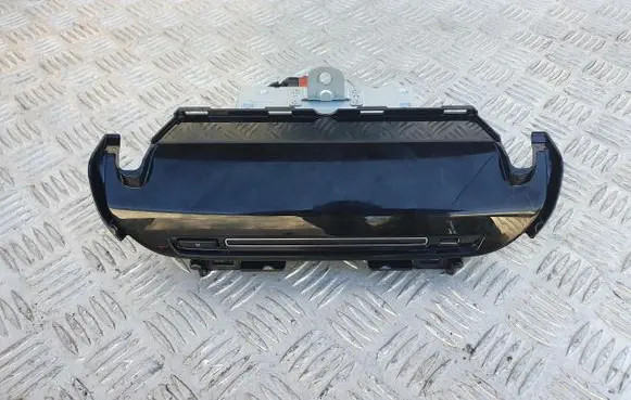 Mazda 3 Navigation unit CD/DVD player BDMC-669G0