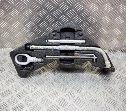 Volkswagen Touareg I Other trunk/boot trim element 7L0012113 7L0012219