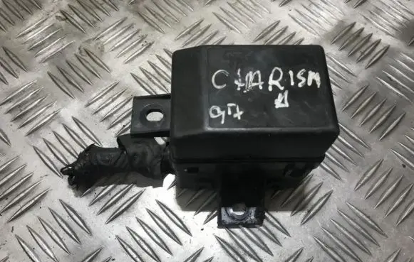 Mitsubishi Carisma Fuse box set v23074