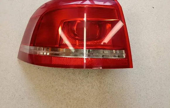 Volkswagen PASSAT Rear/tail lights 3AF945095C 605001