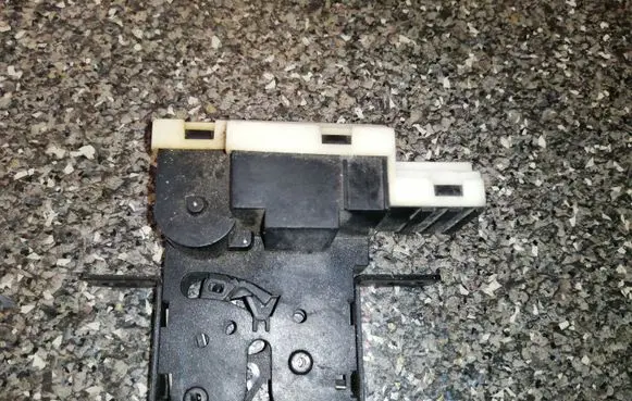 Renault Scenic I Tailgate/trunk/boot lock/catch/latch 8200000894 7700430941