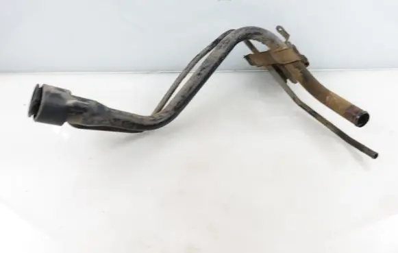 Toyota Yaris Fuel tank filler neck pipe