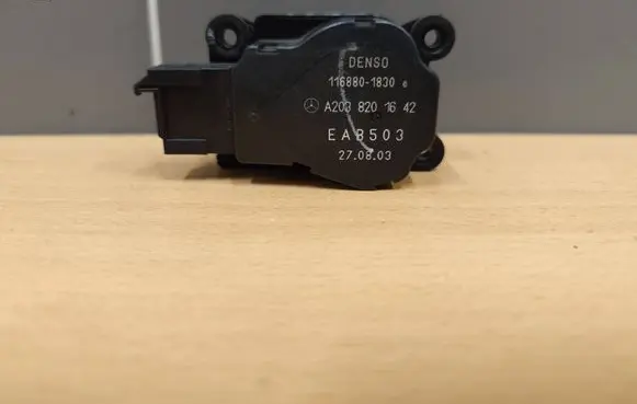 Mercedes-Benz ML W163 Air flap motor/actuator 1168801830 A2038201642 EAB503