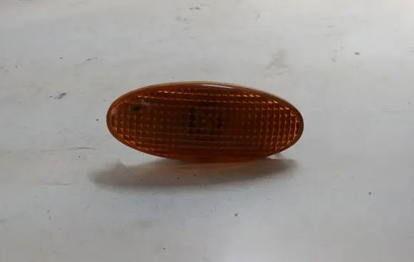 Nissan Almera Tino Front fender indicator light 23676210