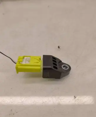 Toyota Auris E180 Airbag deployment crash/impact sensor 8983102160