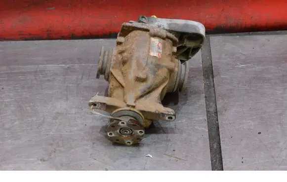 BMW 1 E82 E88 Rear differential 751992504