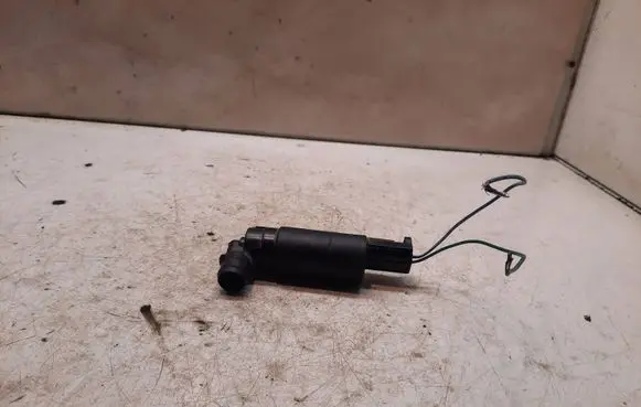 Toyota Yaris Windscreen/windshield washer pump
