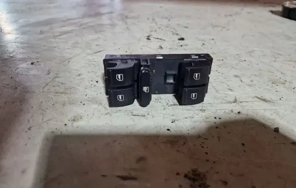 Skoda Superb B6 (3T) Electric window control switch