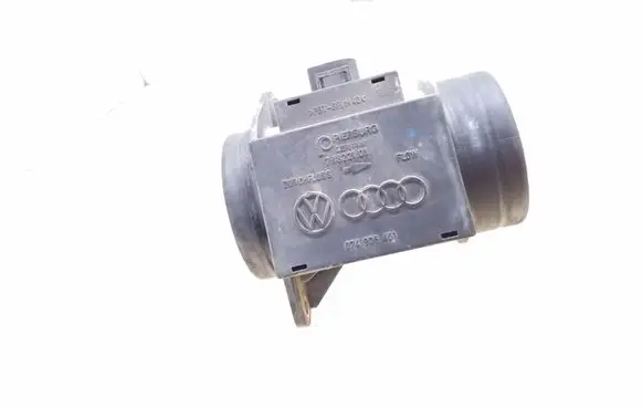 Volkswagen PASSAT B5 Mass air flow meter 71822101 074906461
