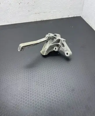 Volkswagen PASSAT B7 Gearbox mounting bracket 1K0199117AQ