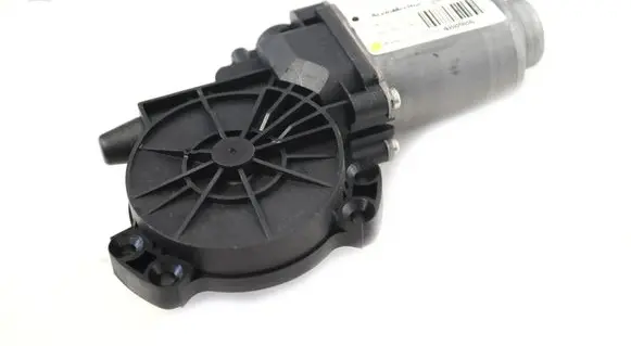 BMW 2 F46 Rear door window regulator motor 