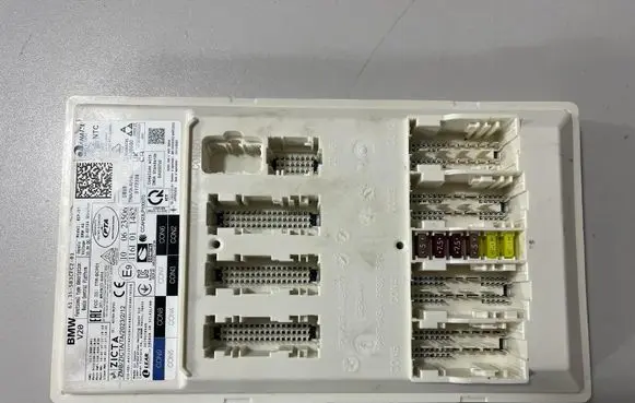 BMW X7 G07 Central body control module 5B3CFC2 5B8E989