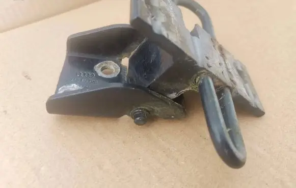 Audi 100 S4 C4 Front door lower hinge 4A0831412B
