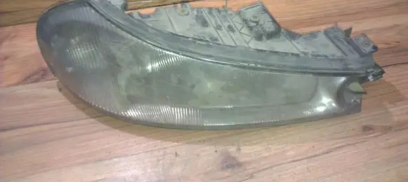 Ford Mondeo MK II Headlight/headlamp 0301098206
