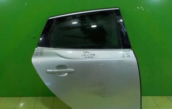 Volvo V40 Rear door UP51