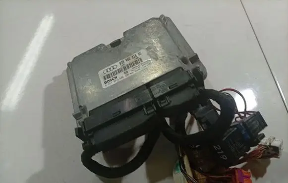 Audi A6 S6 C5 4B Engine control unit/module 038906018DG