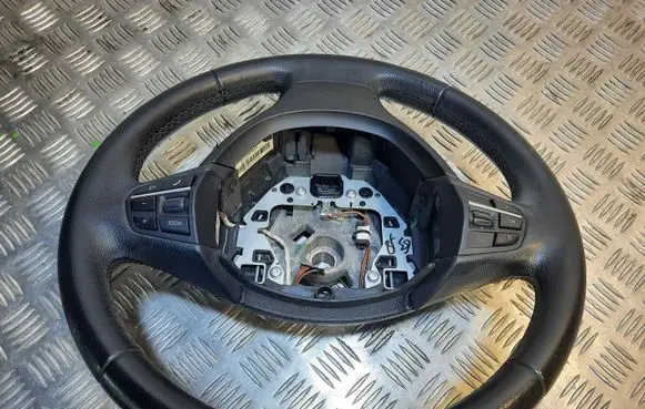 BMW 5 F10 F11 Steering wheel 9229479