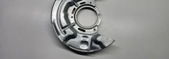 Toyota Avensis T220 Front brake disc dust cover plate 111820090 8160377