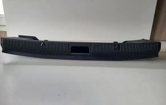 Skoda Yeti (5L) Tailgate/boot lid lock trim 5L6863459A