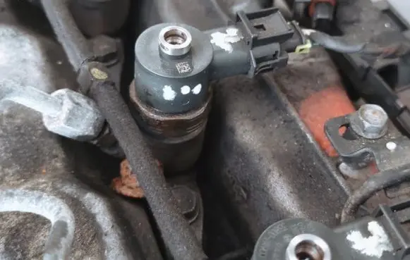 KIA Soul Fuel injector 338002A900 0445110320 A81M8EE