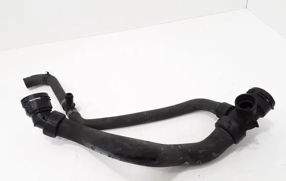 Volkswagen PASSAT B5.5 Engine coolant pipe/hose 8D0121049H