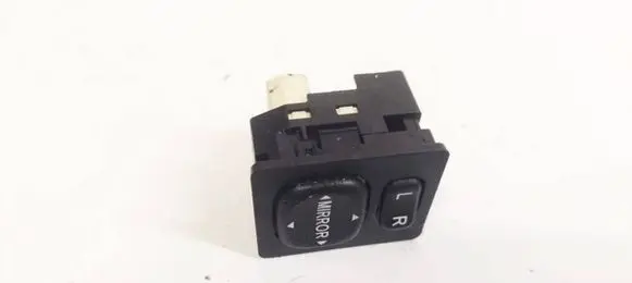 Toyota Corolla Verso AR10 Wing mirror switch 183574