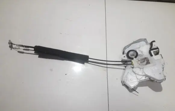 Honda CR-V Front door lock