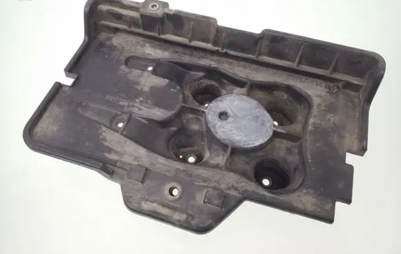 Volkswagen Golf IV Battery tray 1J0915333