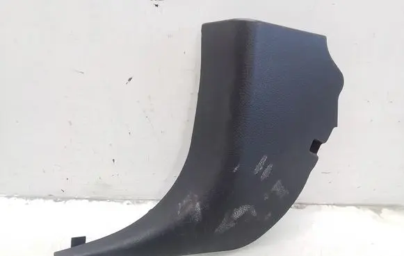 Foot area side trim