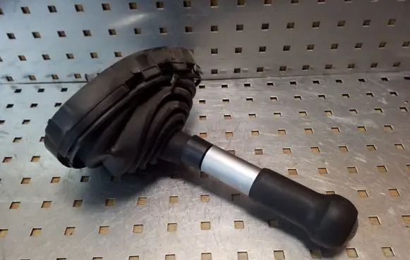 Mitsubishi Colt Gear shifter/selector 