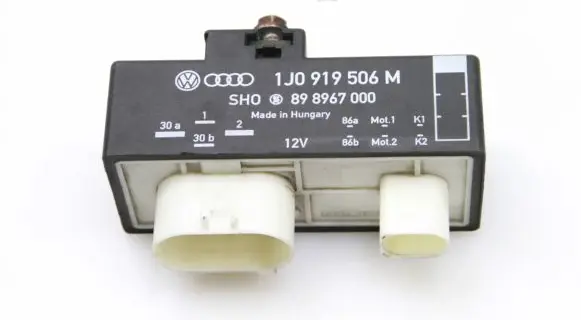 Volkswagen Polo Coolant fan relay 1J0919506M