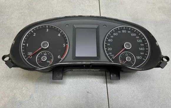 Volkswagen Jetta VI Speedometer (instrument cluster) 5C6920972A